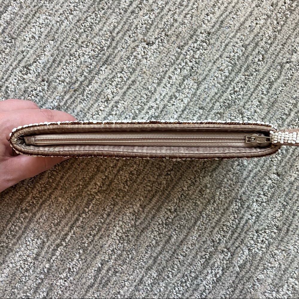 Vintage beaded white wristlet clutch, no brand - Picture 5 of 9